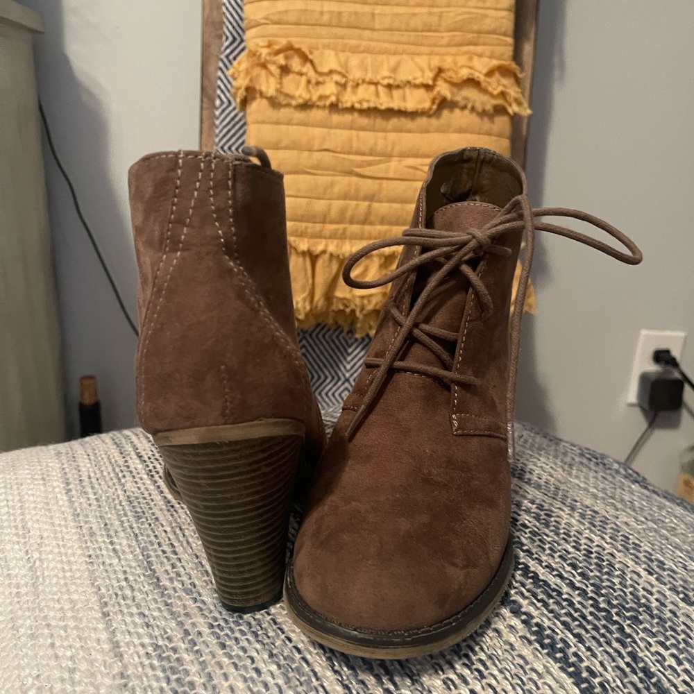 MIA ANKLE BOOTIES SIZE 8.5 - Picture 3 of 3